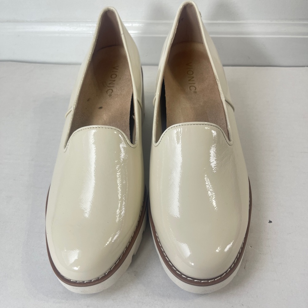 Vionic Womens 9.5  Aster Willa Wedge Ivory Patent Leather  Arch Support - Picture 4 of 7